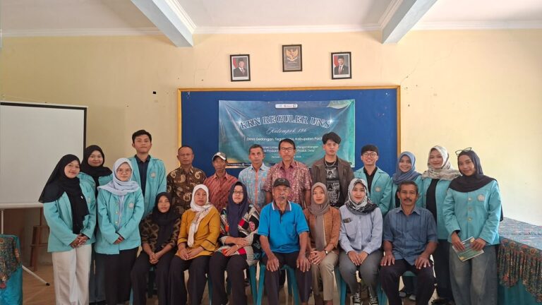 Mahasiswa KKN Sosialisasikan Budidaya Maggot sebagai Pakan Alternatif Ikan Lele di Desa Gedangan